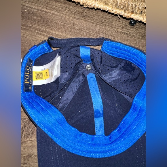 AUTHENTICATED- US Open Ball Crew Cap
Polo Ralph Lauren - Picture 7 of 8